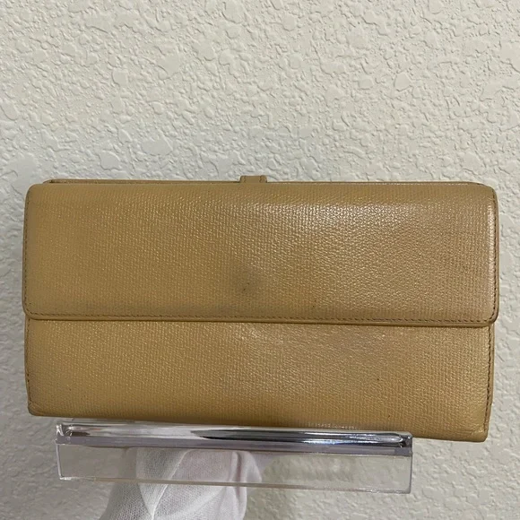 Chanel Caviar CC Coco Button Continental Wallet - Picture 2 of 16